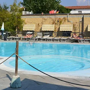 Village Torre Pendente Кемпинг Пиза