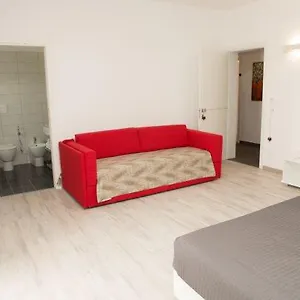 nidi-di-feo.lecce-hotels.com/